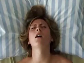 ბიუსტი სამი milfs fucking