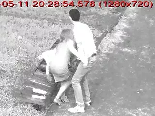 ბიუსტი ბიმბო ორგაზმს აღწევს