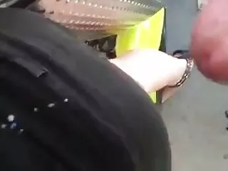 კორტნი კუმზი და მერი ენ სველ პუსებს იჭერენ