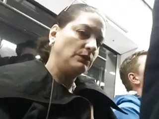 Chubby Redhead გართობა მისი Hairy Pussy